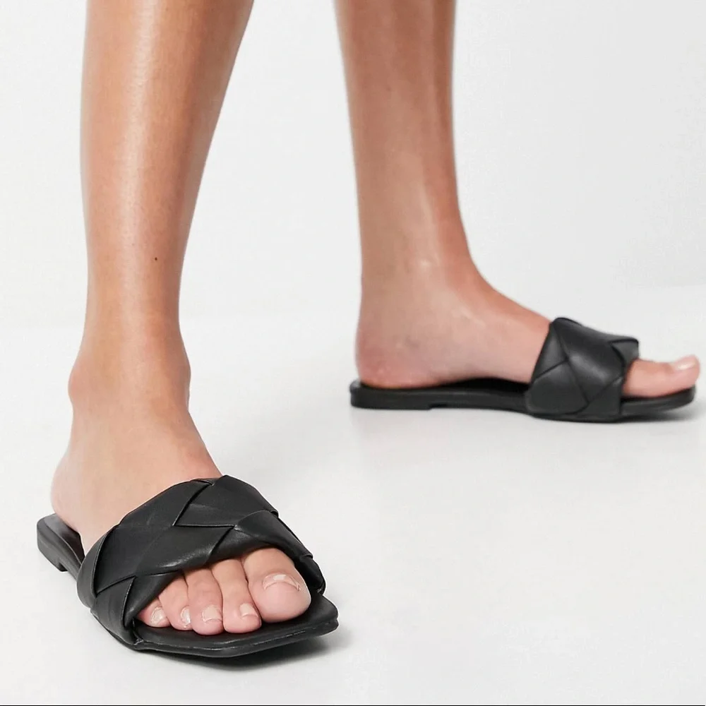 NEW Black Cane Sugar Lido Flat Leather Sandals Size 6 - Picture 2 of 4